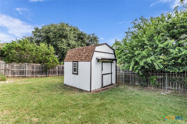 7 Market Loop, Morgans Point Resort, TX 76513