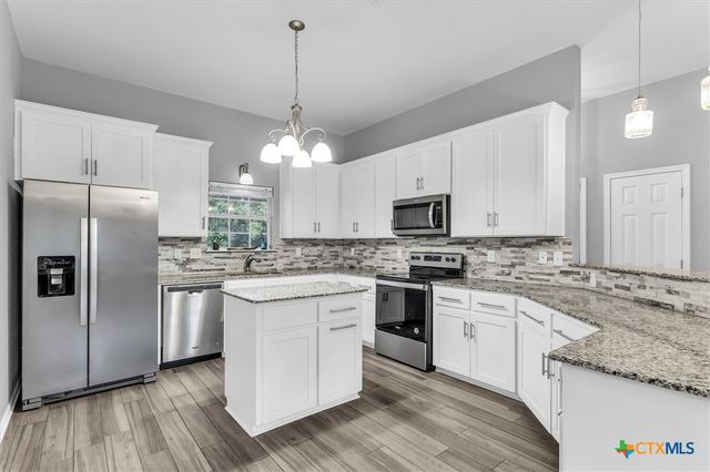 7 Market Loop, Morgans Point Resort, TX 76513