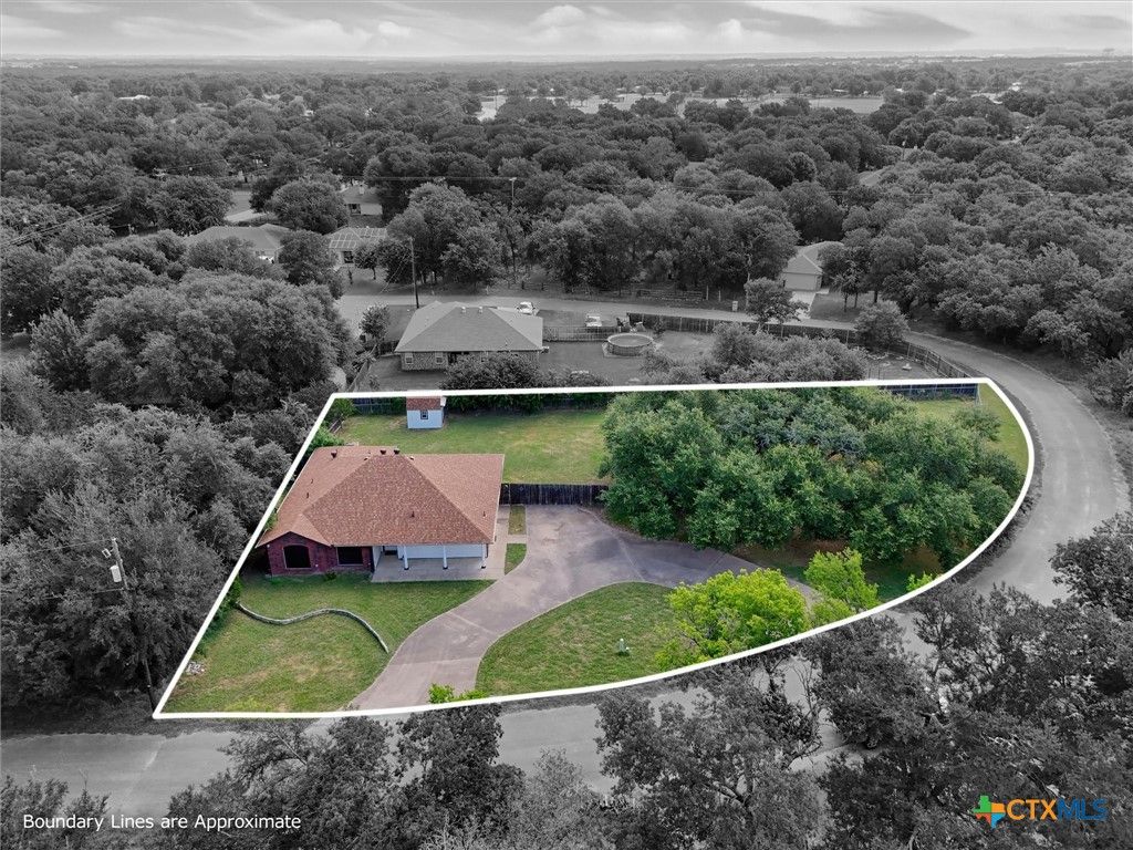 7 Market Loop, Morgans Point Resort, TX 76513