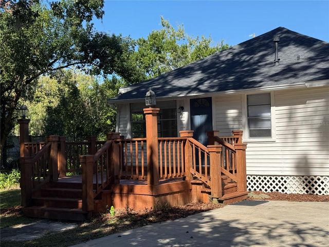 840 E 9TH AVENUE, Mount Dora, FL 32757