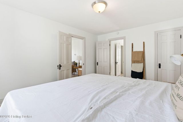 1218 Homeview Dr, Louisville, KY 40215