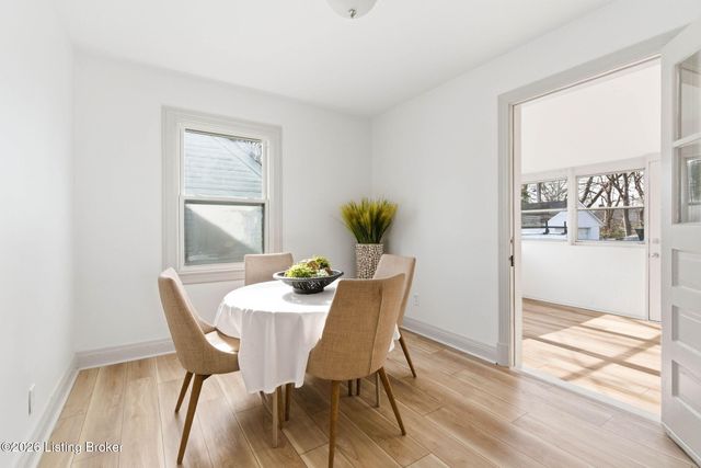 1218 Homeview Dr, Louisville, KY 40215