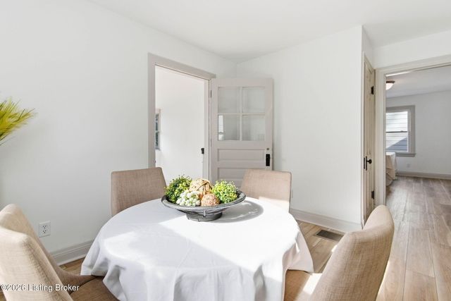 1218 Homeview Dr, Louisville, KY 40215