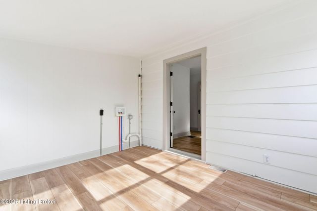 1218 Homeview Dr, Louisville, KY 40215