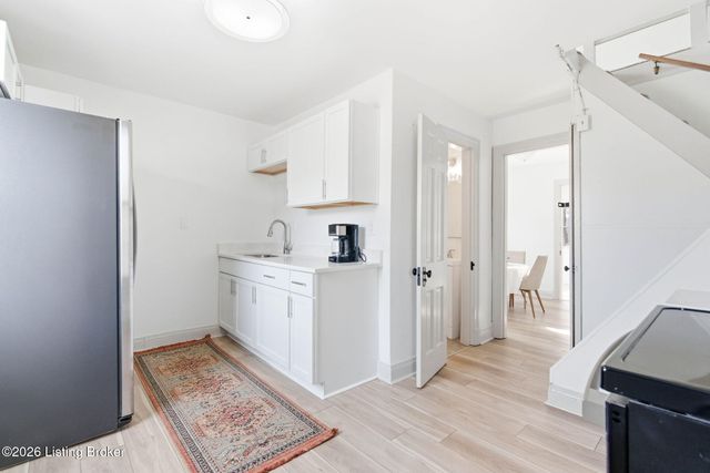 1218 Homeview Dr, Louisville, KY 40215