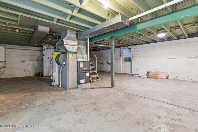 1218 Homeview Dr, Louisville, KY 40215