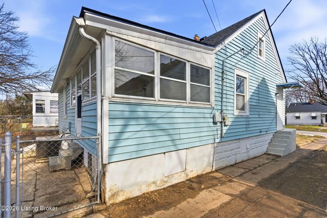 1218 Homeview Dr, Louisville, KY 40215