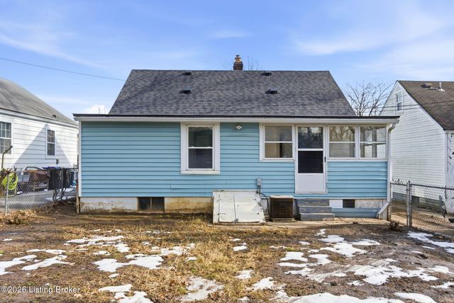 1218 Homeview Dr, Louisville, KY 40215