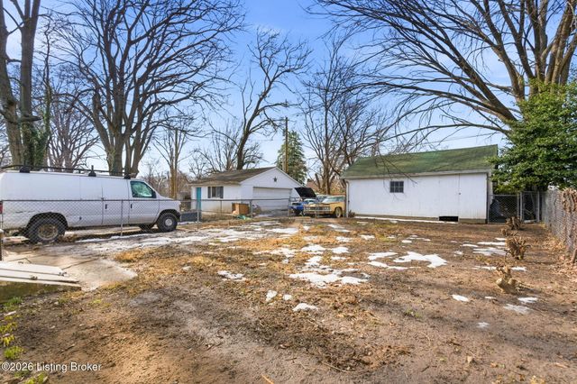 1218 Homeview Dr, Louisville, KY 40215