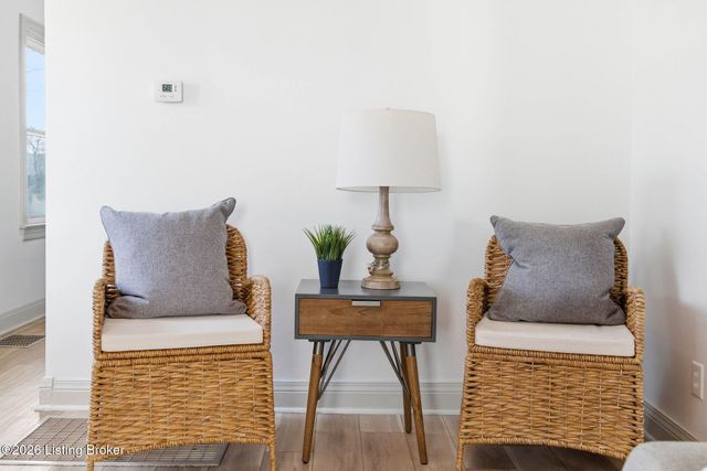 1218 Homeview Dr, Louisville, KY 40215