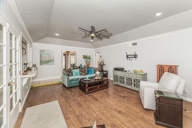 1572 W Millbrae Avenue, Fresno, CA 93711