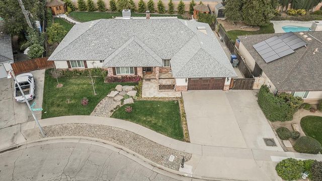 1572 W Millbrae Avenue, Fresno, CA 93711