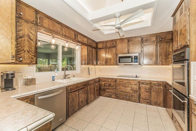 1572 W Millbrae Avenue, Fresno, CA 93711