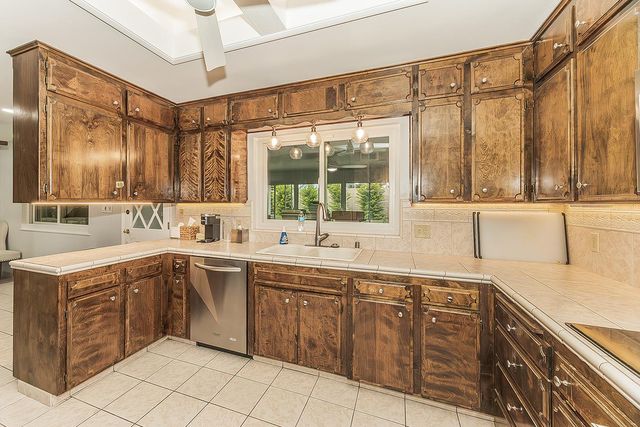 1572 W Millbrae Avenue, Fresno, CA 93711