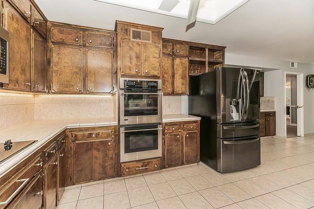 1572 W Millbrae Avenue, Fresno, CA 93711