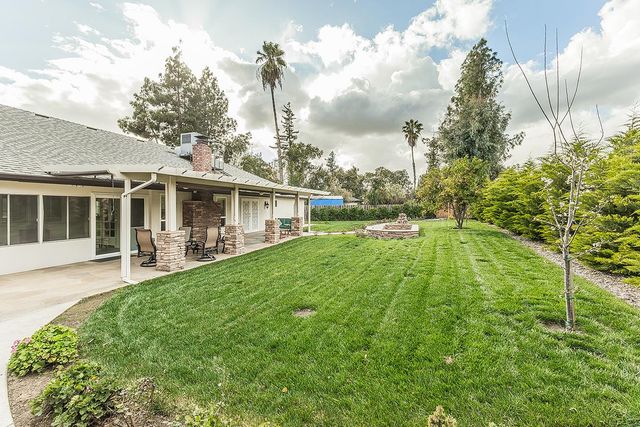 1572 W Millbrae Avenue, Fresno, CA 93711