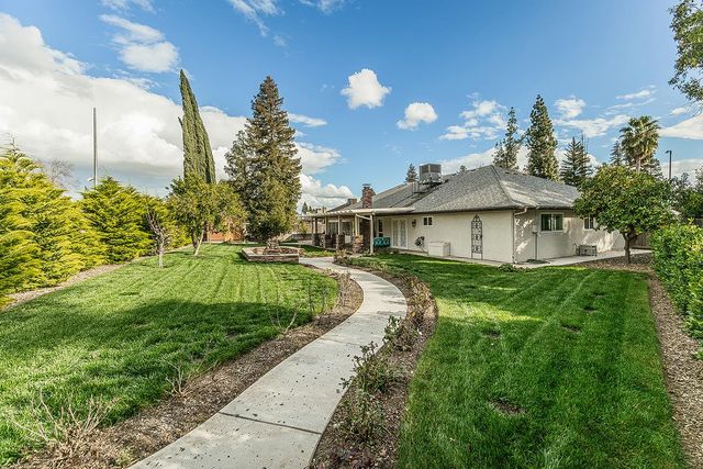 1572 W Millbrae Avenue, Fresno, CA 93711