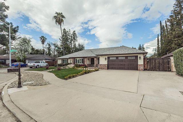 1572 W Millbrae Avenue, Fresno, CA 93711