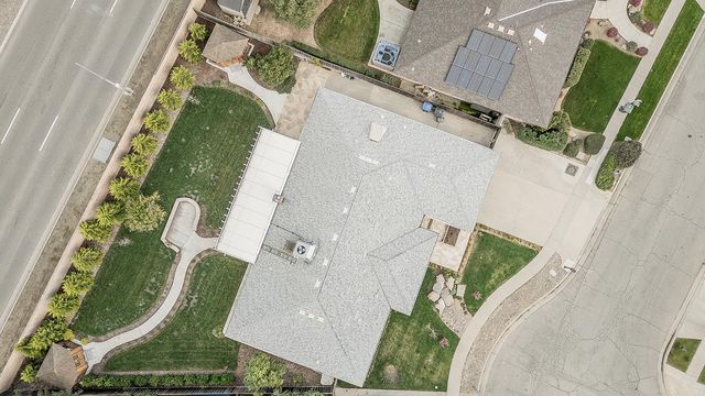 1572 W Millbrae Avenue, Fresno, CA 93711