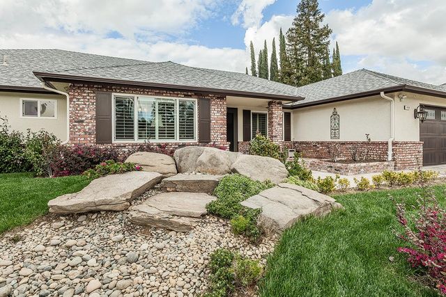 1572 W Millbrae Avenue, Fresno, CA 93711