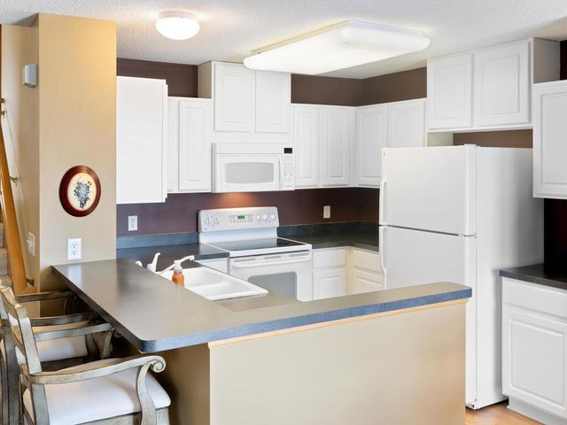 16446 Timber Crest Drive SE, Prior Lake, MN 55372