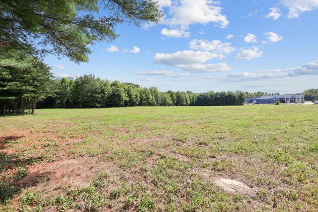 27326 Darl Road, Rockbridge, OH 43149
