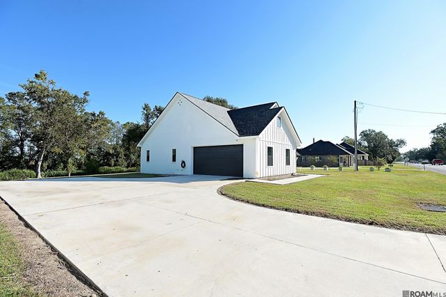2126 Saint Mary St, Thibodaux, LA 70301