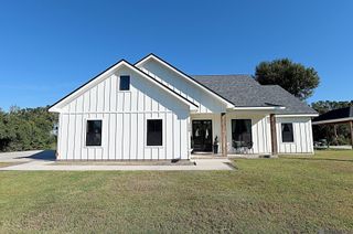 2126 Saint Mary St, Thibodaux, LA 70301