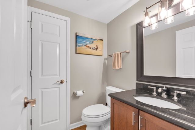 30949 N Leesley Court, Libertyville, IL 60048