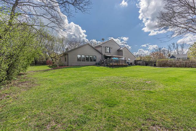 30949 N Leesley Court, Libertyville, IL 60048