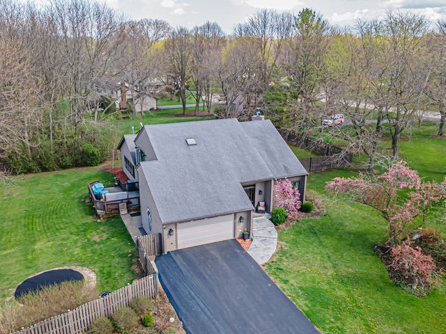 30949 N Leesley Court, Libertyville, IL 60048