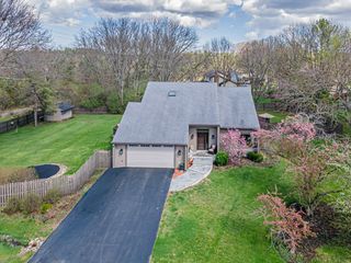 30949 N Leesley Court, Libertyville, IL 60048