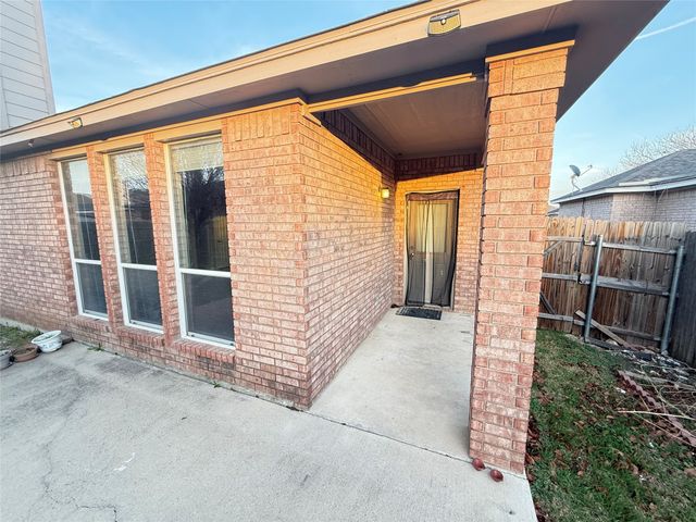 10605 Foothill Drive, Fort Worth, TX 76131