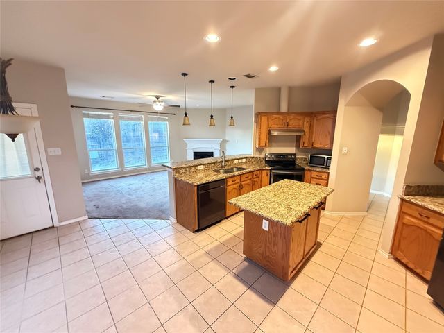 10605 Foothill Drive, Fort Worth, TX 76131