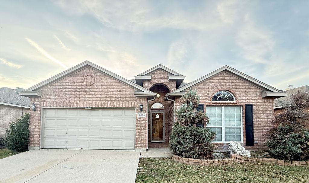 10605 Foothill Drive, Fort Worth, TX 76131