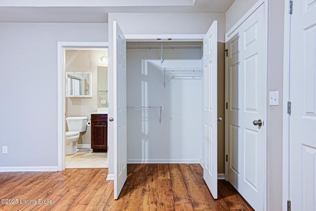 6526 Renate Rd, Louisville, KY 40291