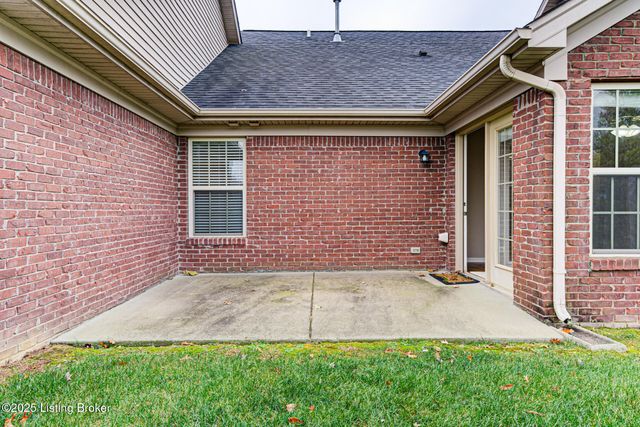 6526 Renate Rd, Louisville, KY 40291