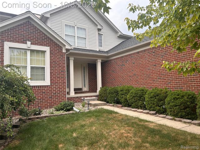 2738 Long Meadow Lane, Rochester Hills, MI 48307