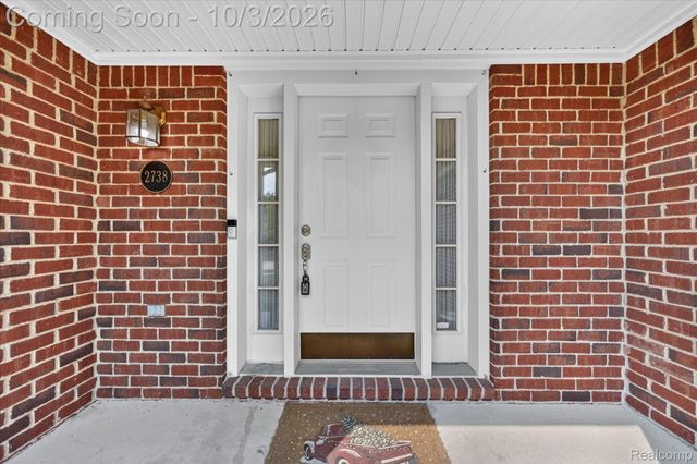 2738 Long Meadow Lane, Rochester Hills, MI 48307