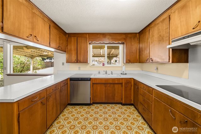 14926 11th Avenue Ct E, Tacoma, WA 98445