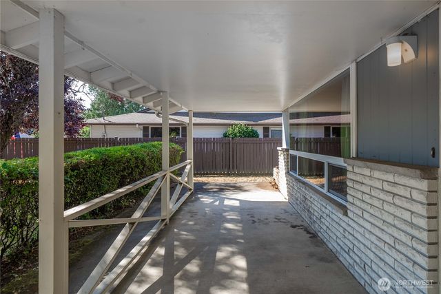 14926 11th Avenue Ct E, Tacoma, WA 98445