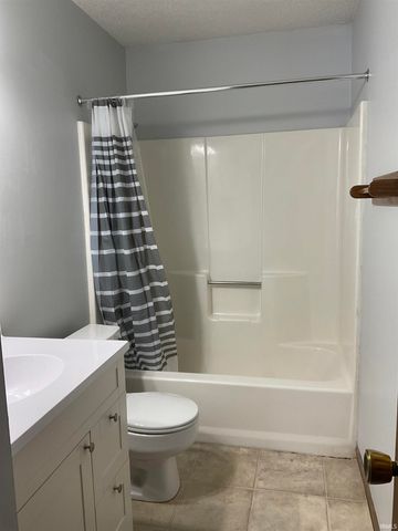 6510 Meadow Wood Place, Fort Wayne, IN 46825