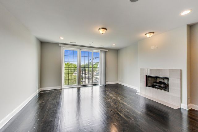 3332 W Palmer Street 1W, Chicago, IL 60647