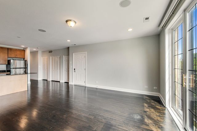 3332 W Palmer Street 1W, Chicago, IL 60647