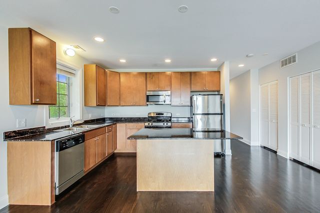 3332 W Palmer Street 1W, Chicago, IL 60647