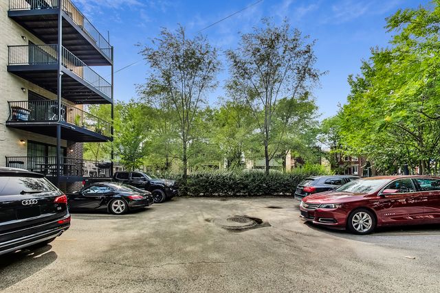 3332 W Palmer Street 1W, Chicago, IL 60647