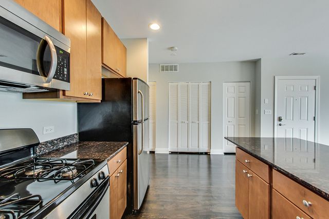 3332 W Palmer Street 1W, Chicago, IL 60647