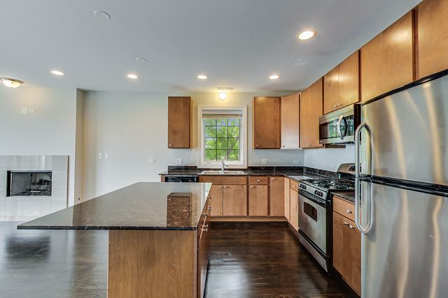 3332 W Palmer Street 1W, Chicago, IL 60647