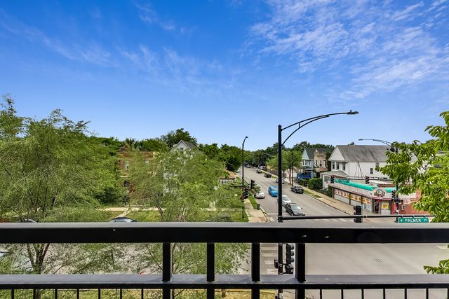 3332 W Palmer Street 1W, Chicago, IL 60647