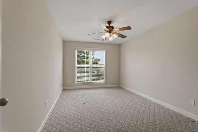 1939 Cliffview Ct, Murfreesboro, TN 37128